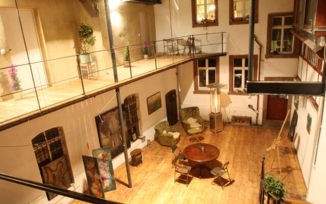 Art-be-and-b Bed and Breakfast