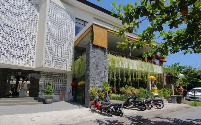 Airy Seminyak Dewi Saraswati Tiga 53 Kuta Bali