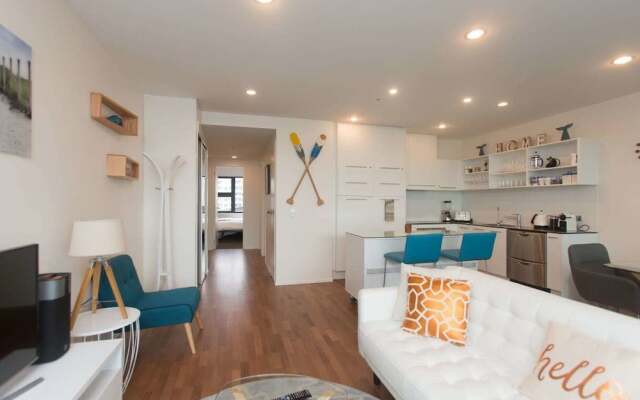 Perfect Location with Harbour Views