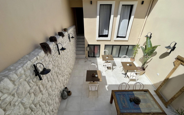 1870 Tas Konak Otel Sanat Sokagi