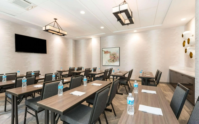 Hampton Inn & Suites Miami Wynwood Design District