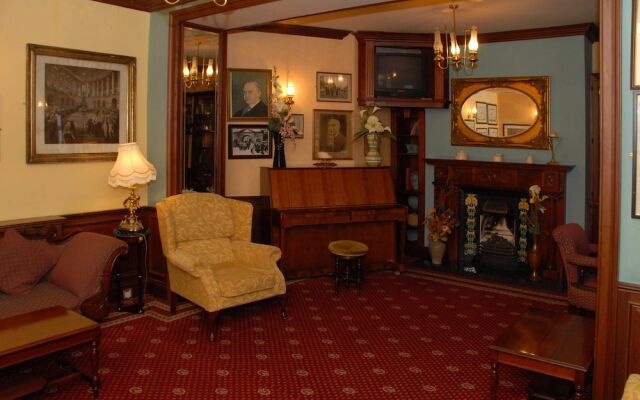 Woodenbridge Hotel and Lodge