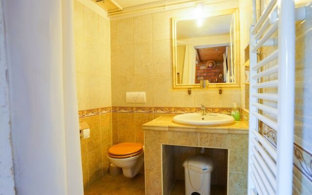 Charming Holiday Home in Banj With Private Terrace