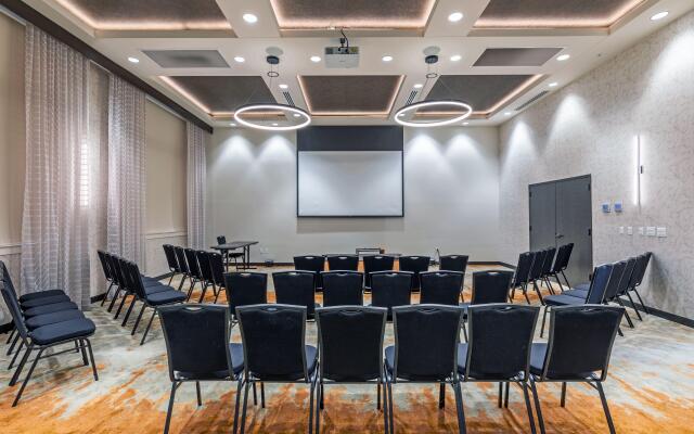 Hotel Indigo Tulsa DWTN-Entertainment Area by IHG