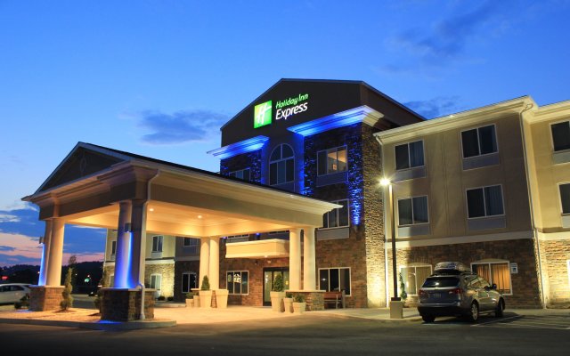 Holiday Inn Express & Suites Belle Vernon, an IHG Hotel