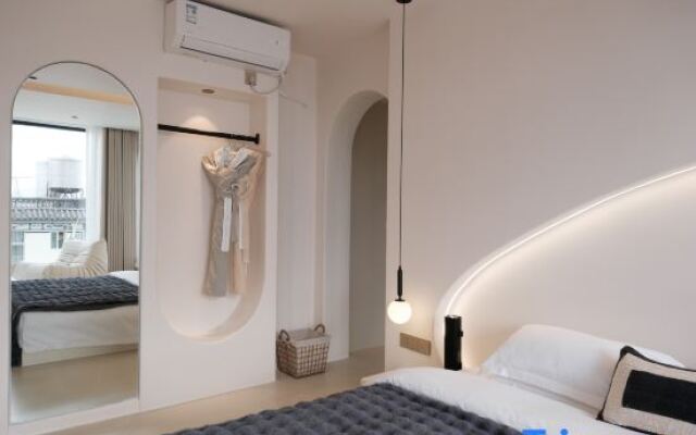 Yuqi·Banshan Homestay (Dali Ancient City South Gate)