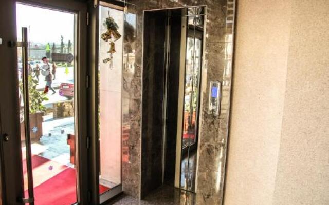Kristal Hotel