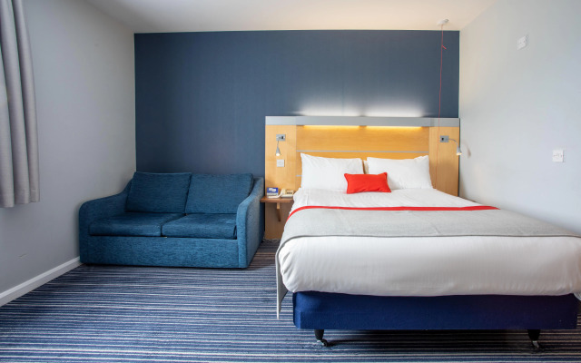 Holiday Inn Express Dunfermline by IHG
