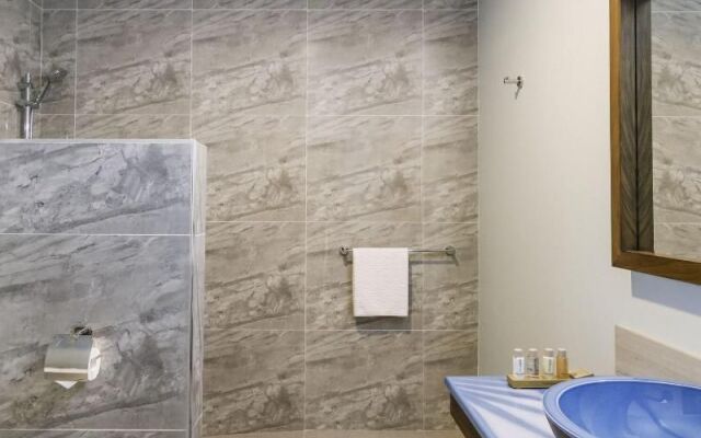 Moana Sands Lagoon Resort - Adults Only