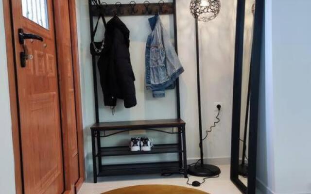 The Bright House a two-storey maisonette in Loutraki
