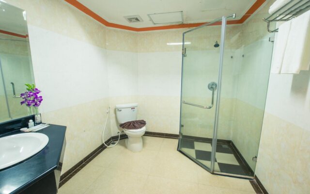 Lucky Star Hotel