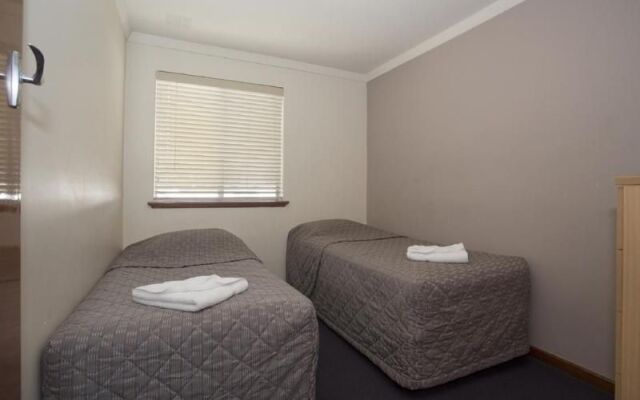 Burswood Lodge Motel Apartments