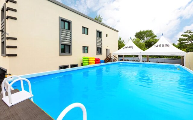 Gangneung Y&G Business Hotel&pension