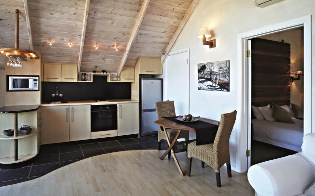 African Violet Guest Suites