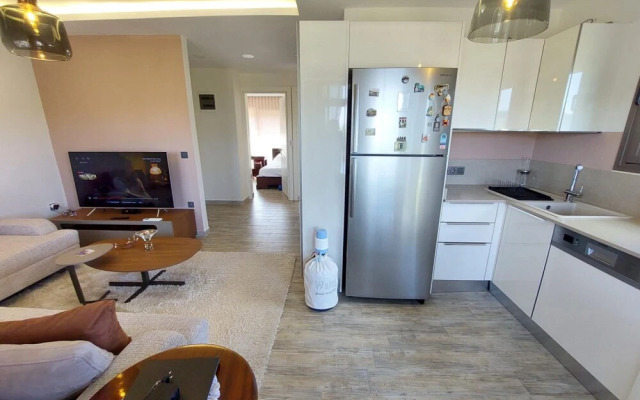 Vibrant Flat With Balcony in Golturkbuku