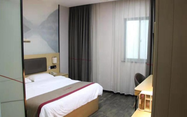 Thank Inn Plus Hotel Hubei Wuhan Huangpi District Wuhu Bailong Oriental City – Guest Rooms – Wuhan