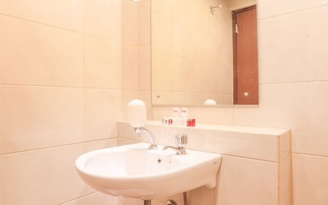 OYO Flagship 755 Appartel Grand Dhika City