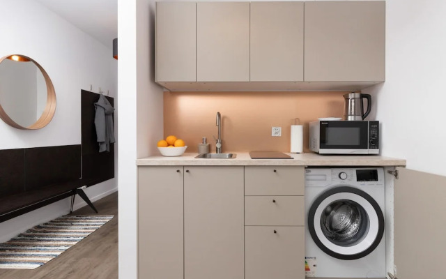 Studio With Parking & Gym by Renters