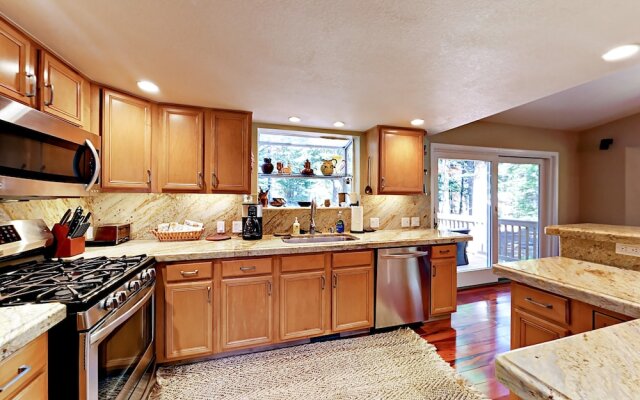 Totally Remodeled Cabin in South Lake Tahoe by RedAwning