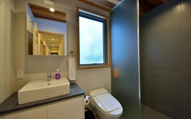 Bluebird Chalets by The Hakuba Collection