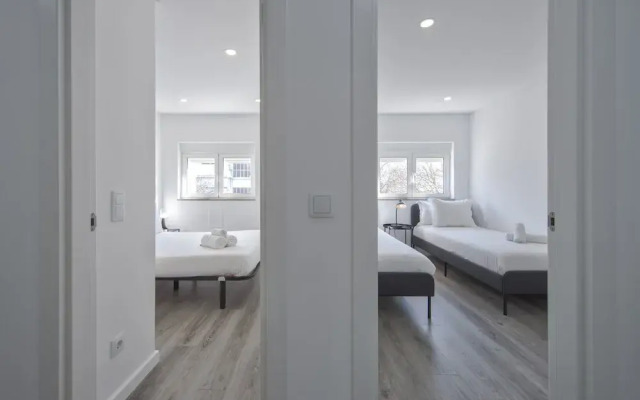 Olivais Modern by Homing