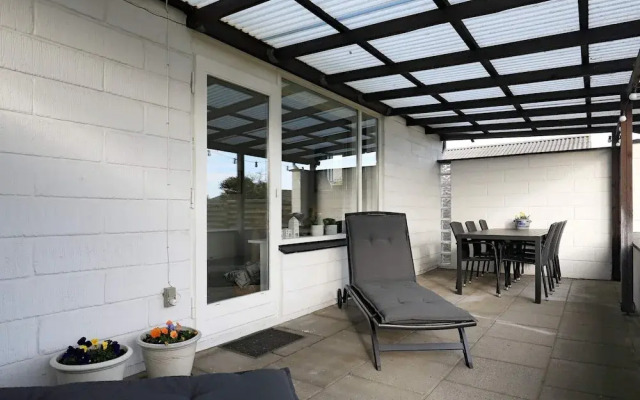 6 Person Holiday Home in Albaek