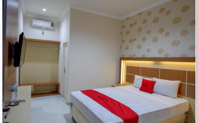 RedDoorz @ Hotel Bumi Palupy