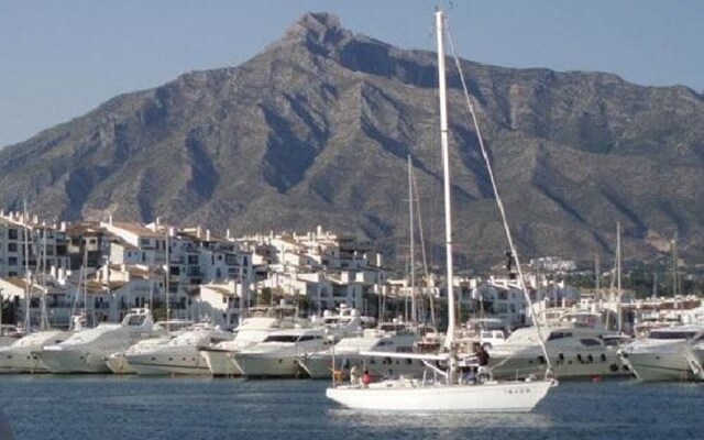 Apartment With 2 Bedrooms in Benahavís, With Wonderful Mountain View,