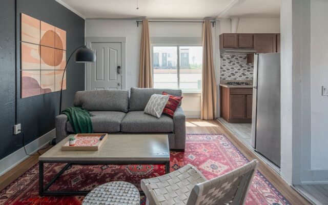 Cozy 2BR Home near Roosevelt Row by WanderJaunt