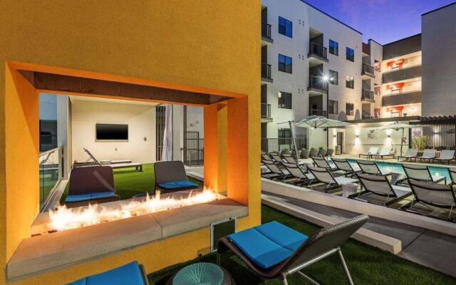 Sleek 2br/2ba Apt in Downtown Phoenix
