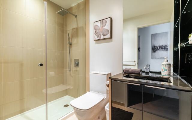 Spectacular Exec 2BR Financial District