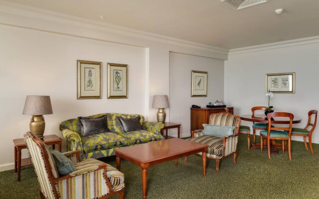 The Edward Hotel
