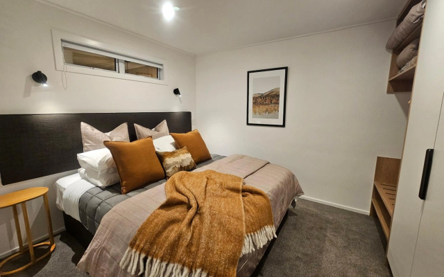 St James Apartments – Guest Rooms – Queenstown