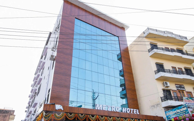 Metro By OYO Rooms