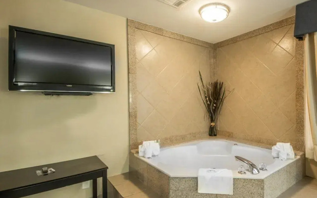 Comfort Suites East / I-44