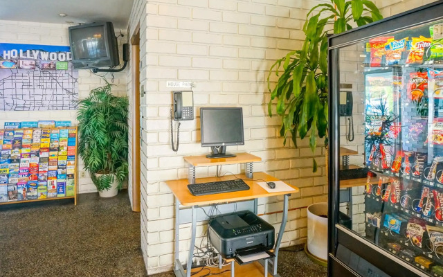 Dunes Inn Wilshire - In Los Angeles (Downtown Los Angeles)