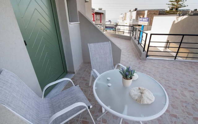 Del Mar Apartments in Stalis