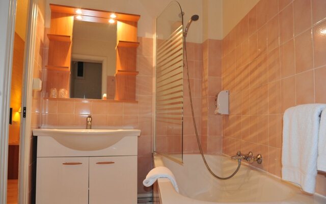 Maisons du Monde Hôtel & Suites - Nantes