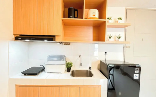 White Toned Style 2Br Tokyo Riverside Pik 2 Apartment