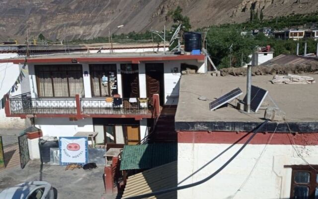 Piggy Hostel Kaza
