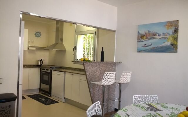 Bright And Comfortable House 20 Min To Barcelona