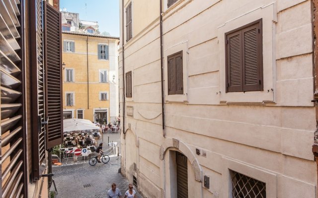 Rental in Rome Rondanini View