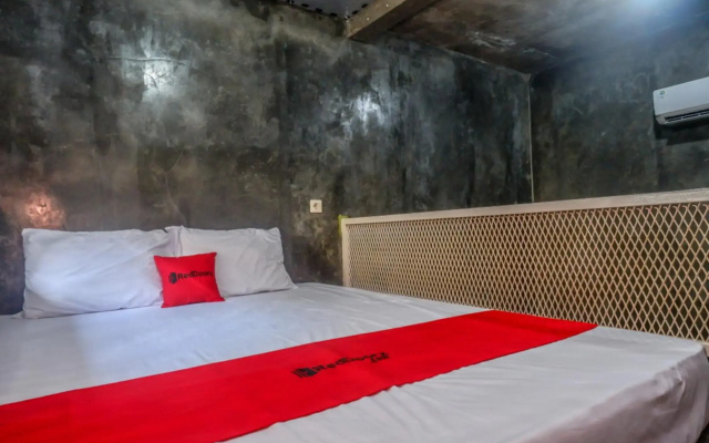 RedDoorz near Jumbo Mall Sragen