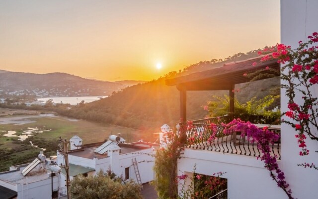 Central House Near Paradise Bay in Bodrum