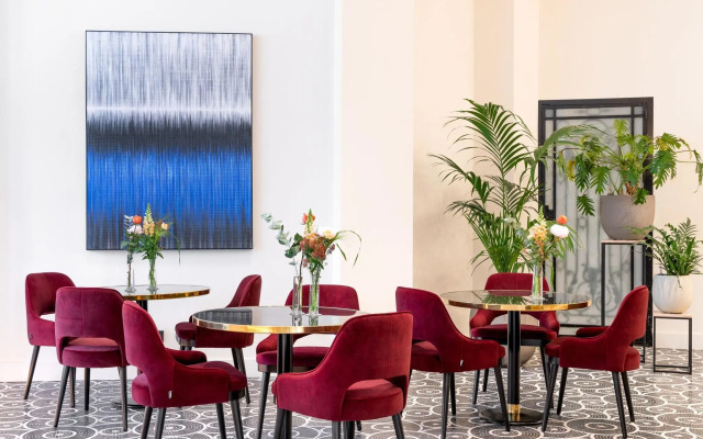 Sapphire House Antwerp, Autograph Collection