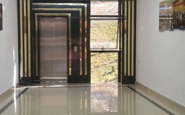 Эверест Плаза