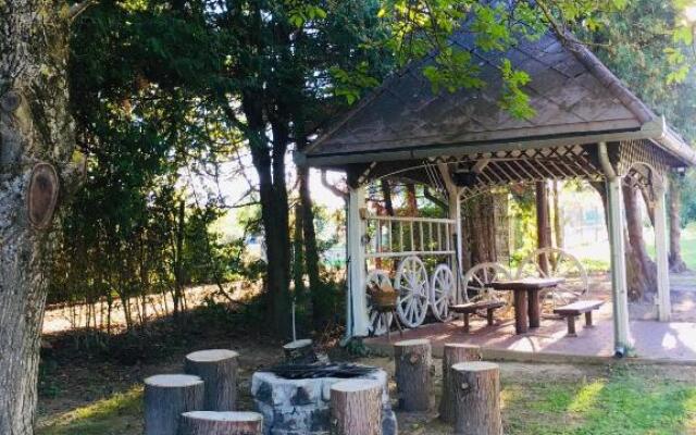 Csendes Vendégház, Families, Hikers & Bikers