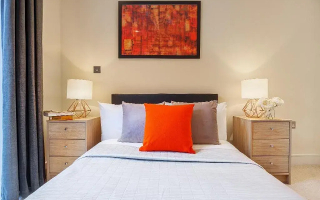 Canary Gateway Apartments By Squa.Re