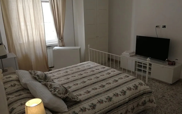 Triple Room With Private Bath 10 Min From Tiburtina Station