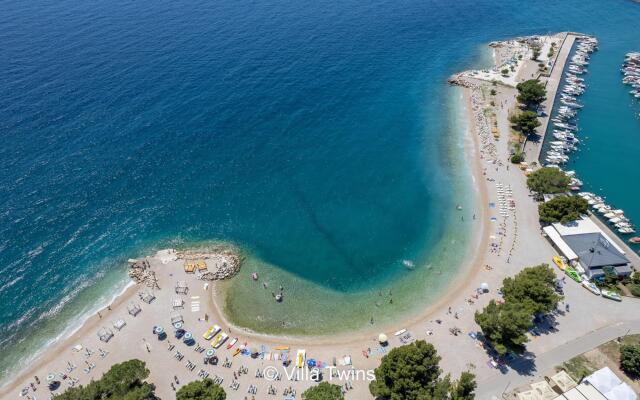 Twins III in Crikvenica